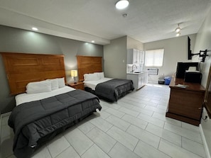 1 bedroom, WiFi, bed sheets - Deluxe Quadruple Room (Wildwood)
