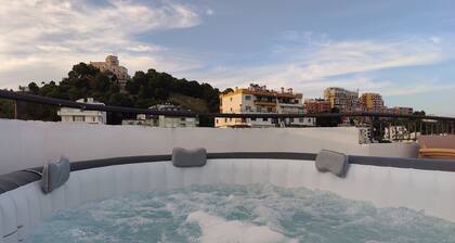 Luxury Penthouse w/ Jacuzzi, Sea View, Billiards – Eagle’s Nest Vollga