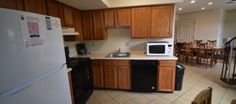 Ocean Block Dewey Beach Condo with Parking