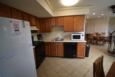Ocean Block Dewey Beach Condo with Parking