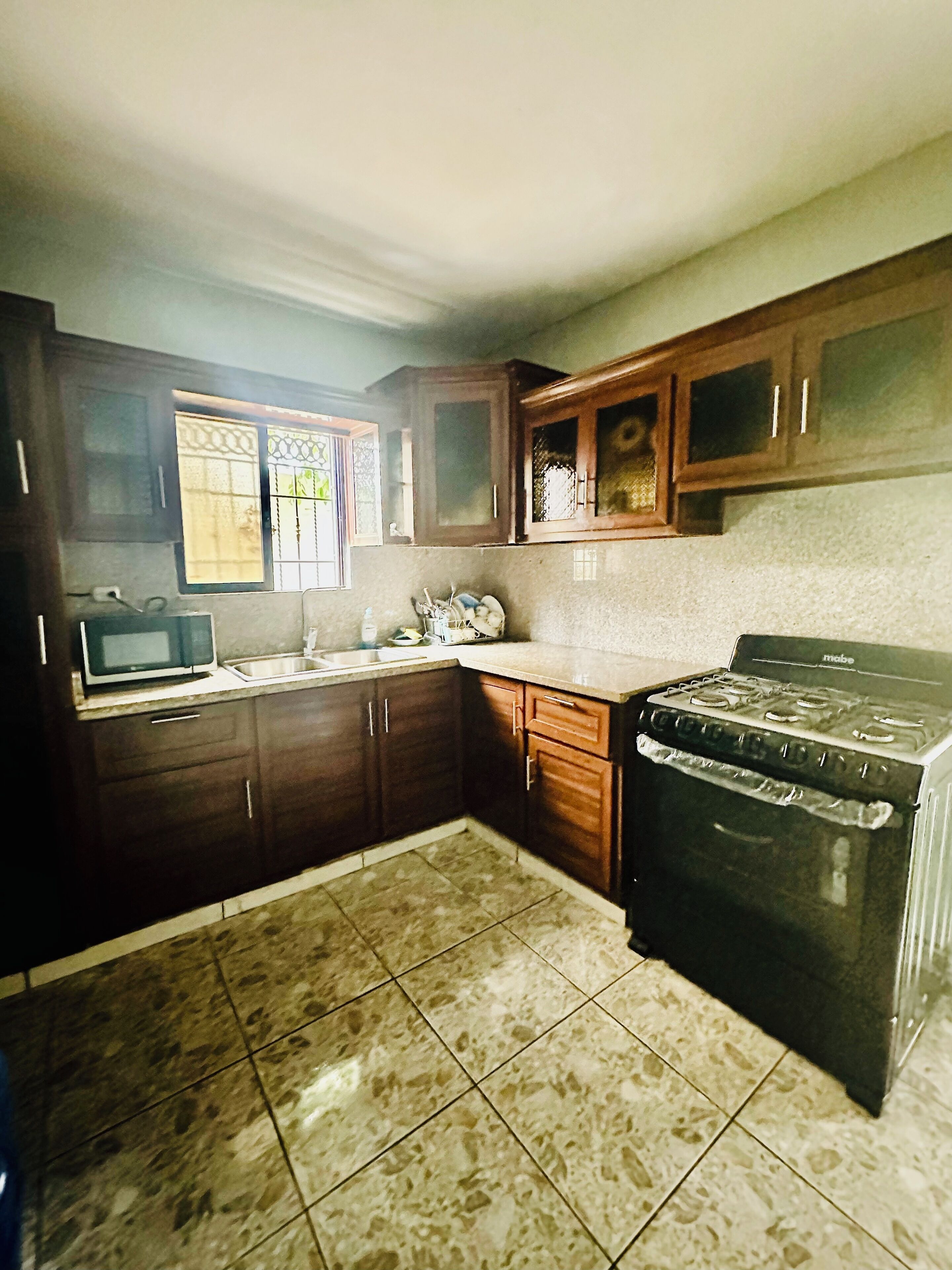 Micro-ondes, four, plaque de cuisson