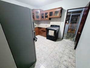 Microondas, horno y parrilla de estufa