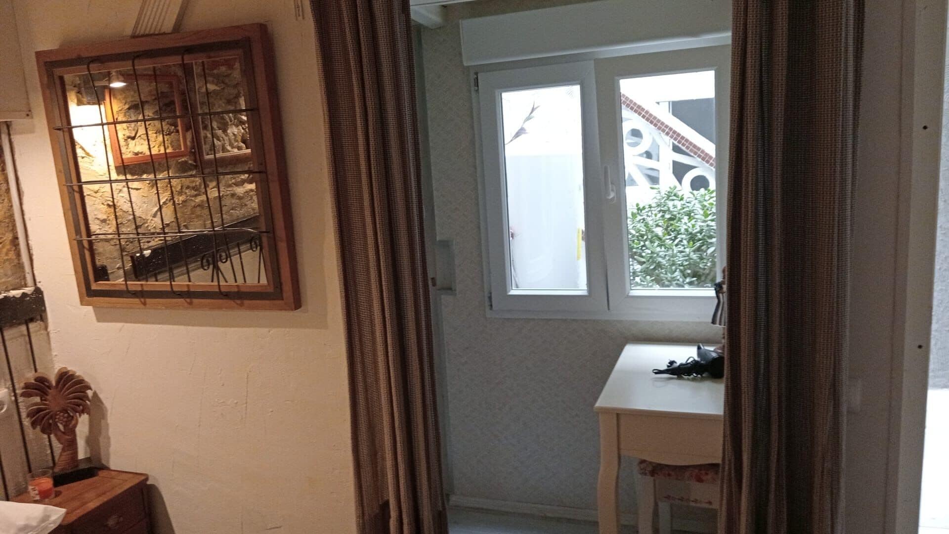 Hypo-allergenic bedding, free WiFi