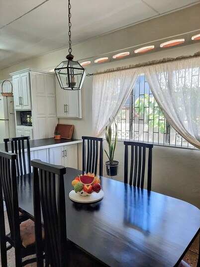 3-bedroom house in fantastic Port of Spain with WiFi, AC and attached Garage.