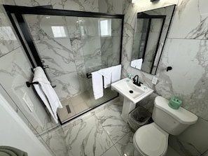 Bathroom - Deluxe king suite unit 2 (Wildwood)