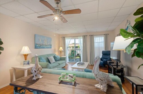 2-bedroom condo in awesome Port Charlotte with WiFi, AC