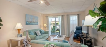 2-bedroom condo in awesome Port Charlotte with WiFi, AC