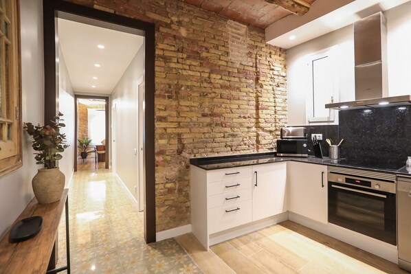 Køleskab, mikrobølgeovn, ovn, opvaskemaskine