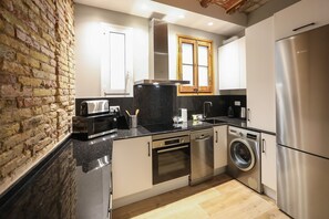 Køleskab, mikrobølgeovn, ovn, opvaskemaskine