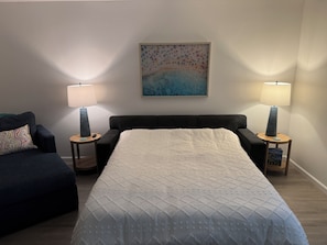 Iron/ironing board, WiFi, bed sheets