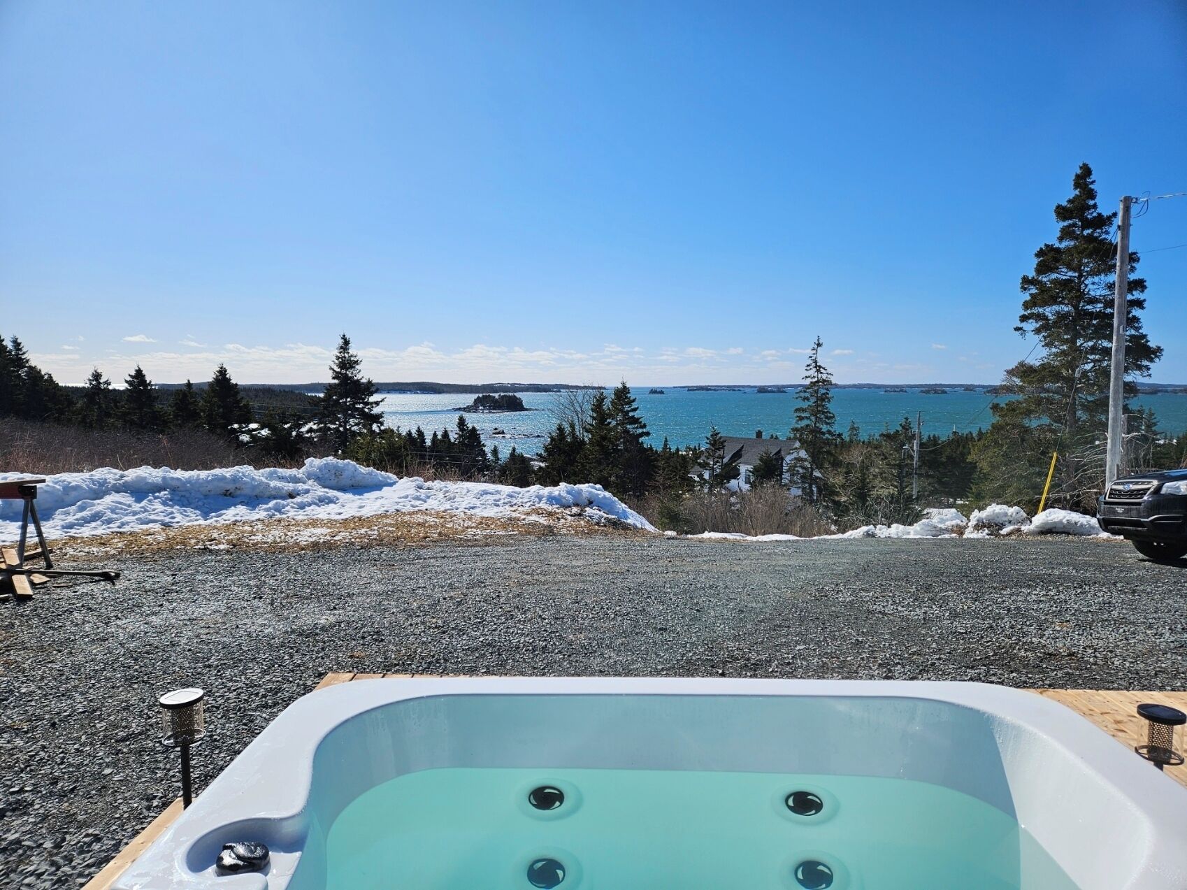Outdoor spa tub