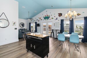 Interior - NEW LISTING, Shell Yeah is a 3BD/2BA with ocean views! Covered outdoor entertaining, boat parking! (Mexico Beach)