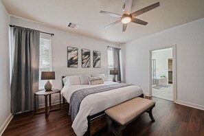 5 bedrooms, desk, iron/ironing board, travel crib