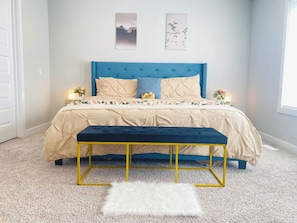 3 bedrooms, travel cot, free WiFi, bed sheets - *NEW*Single House*Rogers Place/Downtown*10MINS (Edmonton)