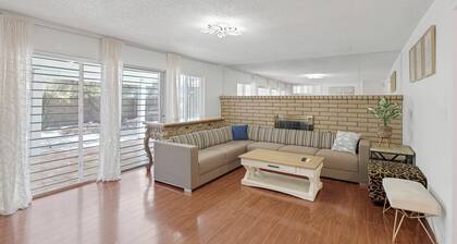 Stripside Serenity – 4B3B Family Retreat, 5 mins from the strip