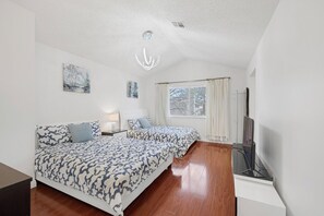 4 quartos, ferros/tábuas de passar roupa, Wi-Fi de cortesia