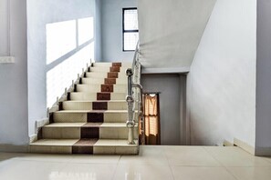 Staircase - Temple View Palace Hotel and Garden (Rajnagar)