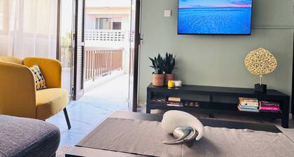 Lighthouse Larnaca - Mackenzie fully furnished seaside apartment