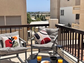 Property grounds - Lighthouse Larnaca - Mackenzie fully furnished seaside apartment (larnaca)