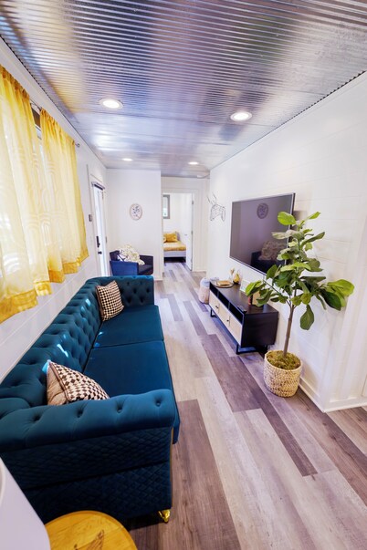 Shipping Container in KC - Rooftop Patio & Fire Pit! 