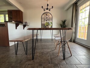 Dining - Beautiful Waterfront Cottage with Pool & HomeTheater (Georgina)