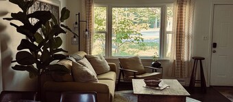Chic Dunes Cottage W/ HOT TUB near Warren Dunes / Lake MI!