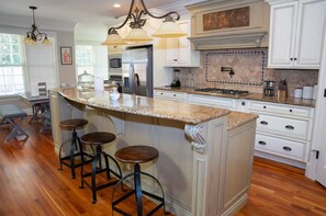 Mikrowelle, Ofen, Herdplatte, Geschirrspüler