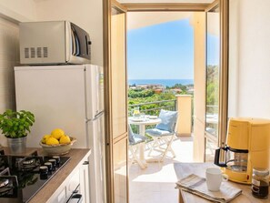 Fridge, oven, cookware/dishes/utensils