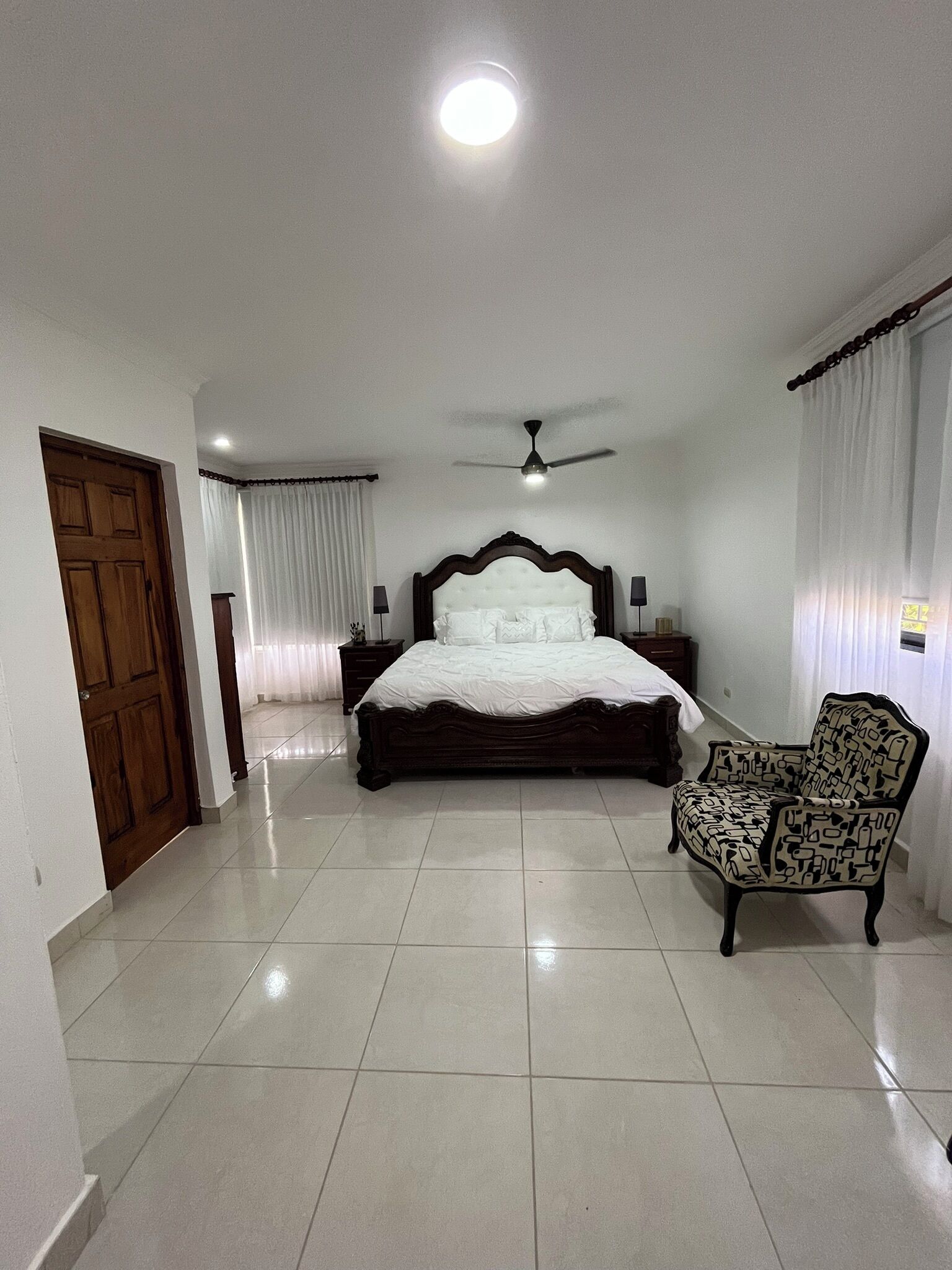 4 chambres, fer et planche à repasser, Wi-Fi, draps fournis