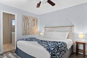 3 bedrooms, iron/ironing board, travel cot, WiFi - Hike from front door to A+ trails; BBQ yard & more (Sedona)