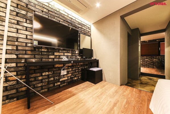 Standard Double Room | Free WiFi