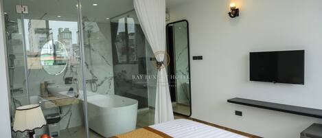 Deluxe Double or Twin Room, City View | Desk, free WiFi