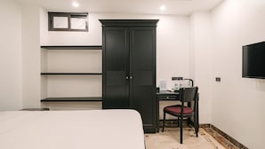 Basic Room - Bay Luxury Boutique Hotel & Spa - No1 Ngo Huyen (Hanoi)