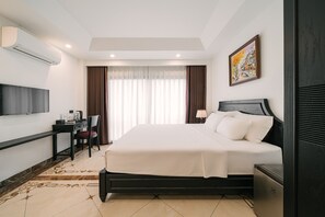 Deluxe-Doppel- oder -Zweibettzimmer, Stadtblick | Schreibtisch, kostenloses WLAN
