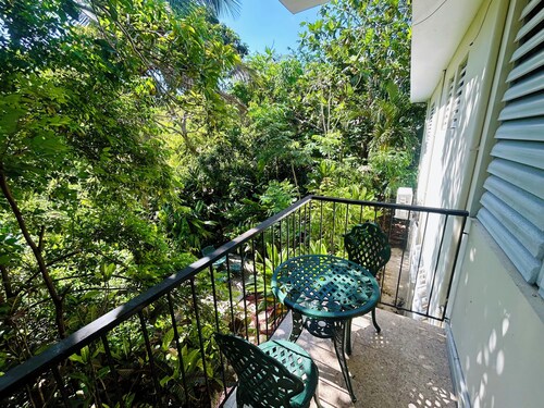 Casa del Mango Four Bedroom Vacation Home in Cabo Rojo PR