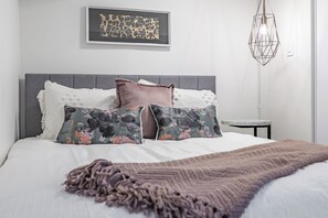 2 chambres, fer et planche à repasser, Wi-Fi, draps fournis