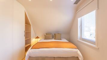 Nhà | 2 phòng ngủ, trang bị nội thất với thiết kế riêng biệt