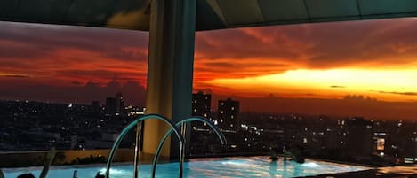 Outdoor pool, pool loungers