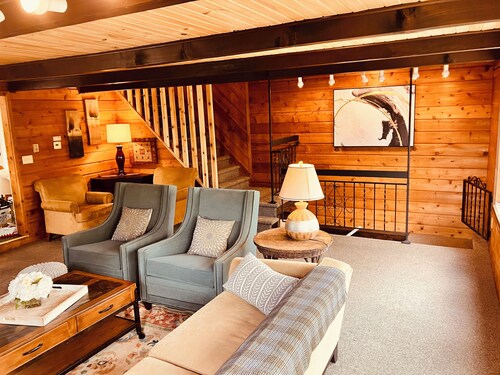 >>The Daydream Lodge<<
@Racers Ridge