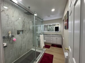 Shower, jetted bath, hair dryer, bidet