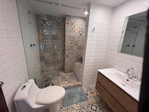 Apartment, 1 Bedroom | Bathroom