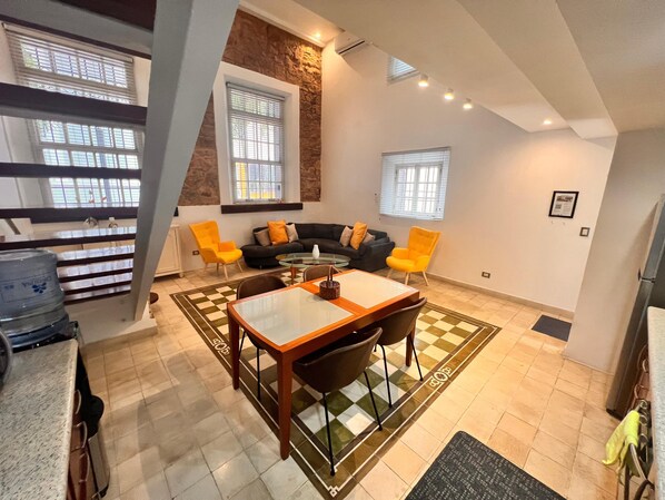 Apartment, 1 Bedroom, City View | Living room