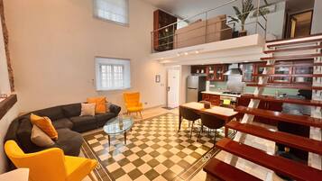 Apartamento, 1 habitación, vistas a la ciudad | Sala de estar