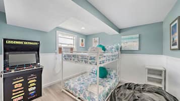 4 bedrooms, desk, iron/ironing board, travel crib