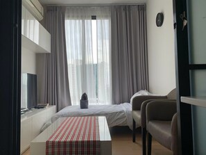 1 bedroom, iron/ironing board, WiFi, bed sheets - Cozy ASTRA condo 48sqm 1-bedroom nr night bazarr and old town rooftopswimming (Chang Wat Chiang Mai)