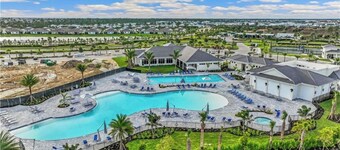 Luxury 2-bedroom condo with Golf in beautiful Punta Gorda