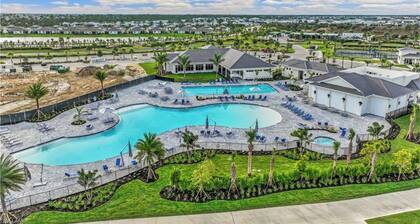 Luxury 2-bedroom condo with Golf in beautiful Punta Gorda