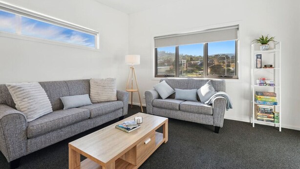 Living area - Spacious Modern Home (Geilston Bay)