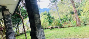 Koshi's Country Cottage Ella,
cozy pet-friendly cottage, close to Pekoe Trail.