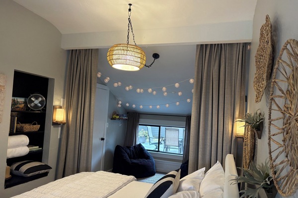 3 bedrooms, travel cot, free WiFi, bed sheets